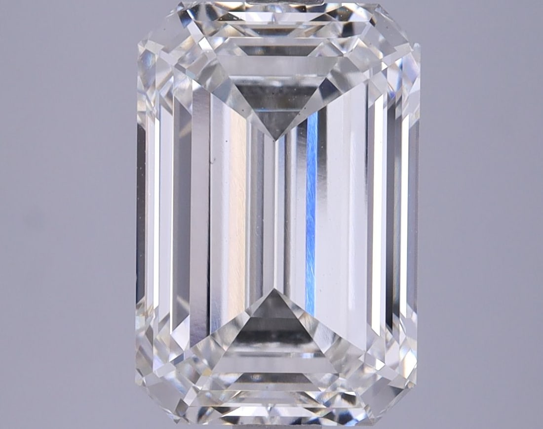 Loose Diamond - EMERALD 4.31ct G VS1: Loose Diamond - EMERALD 4.31ct G VS1 Source: This is a real non-mined Diamond that has been grown in a lab Shape: EMERALD Carats: 4.31 Color: G Clarity: VS1 Certification: IGI Video: