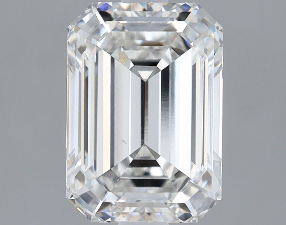 Loose Diamond - EMERALD 2.07ct G VS1: Loose Diamond - EMERALD 2.07ct G VS1 Source: This is a real non-mined Diamond that has been grown in a lab Shape: EMERALD Carats: 2.07 Color: G Clarity: VS1 Certification: IGI Video: