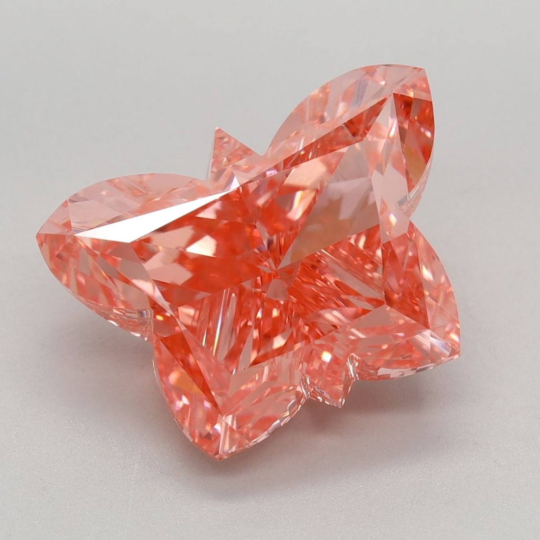 Loose Diamond - OTHER 5.65ct Fancy Vivid Pink VS1: Loose Diamond - OTHER 5.65ct Fancy Vivid Pink VS1 Source: This is a real non-mined Diamond that has been grown in a lab Shape: OTHER Carats: 5.65 Color: Fancy Vivid Pink Certification: IGI Video: