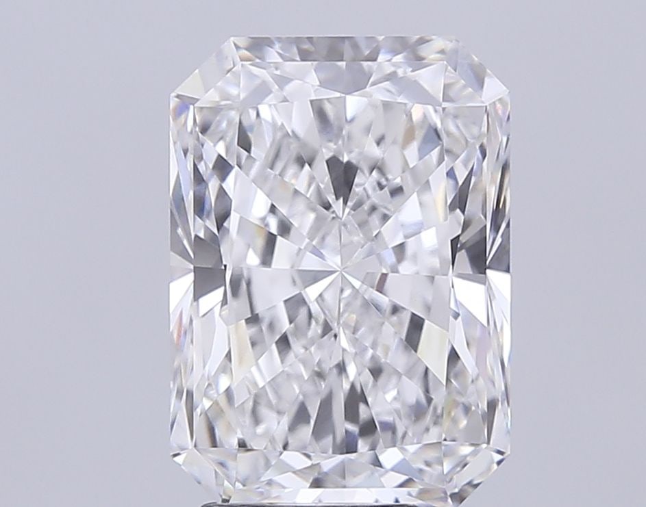 Loose Diamond - RADIANT 6.09ct D VVS2: Loose Diamond - RADIANT 6.09ct D VVS2 Source: This is a real non-mined Diamond that has been grown in a lab Shape: RADIANT Carats: 6.09 Color: D Clarity: VVS2 Certification: IGI Additional images avai