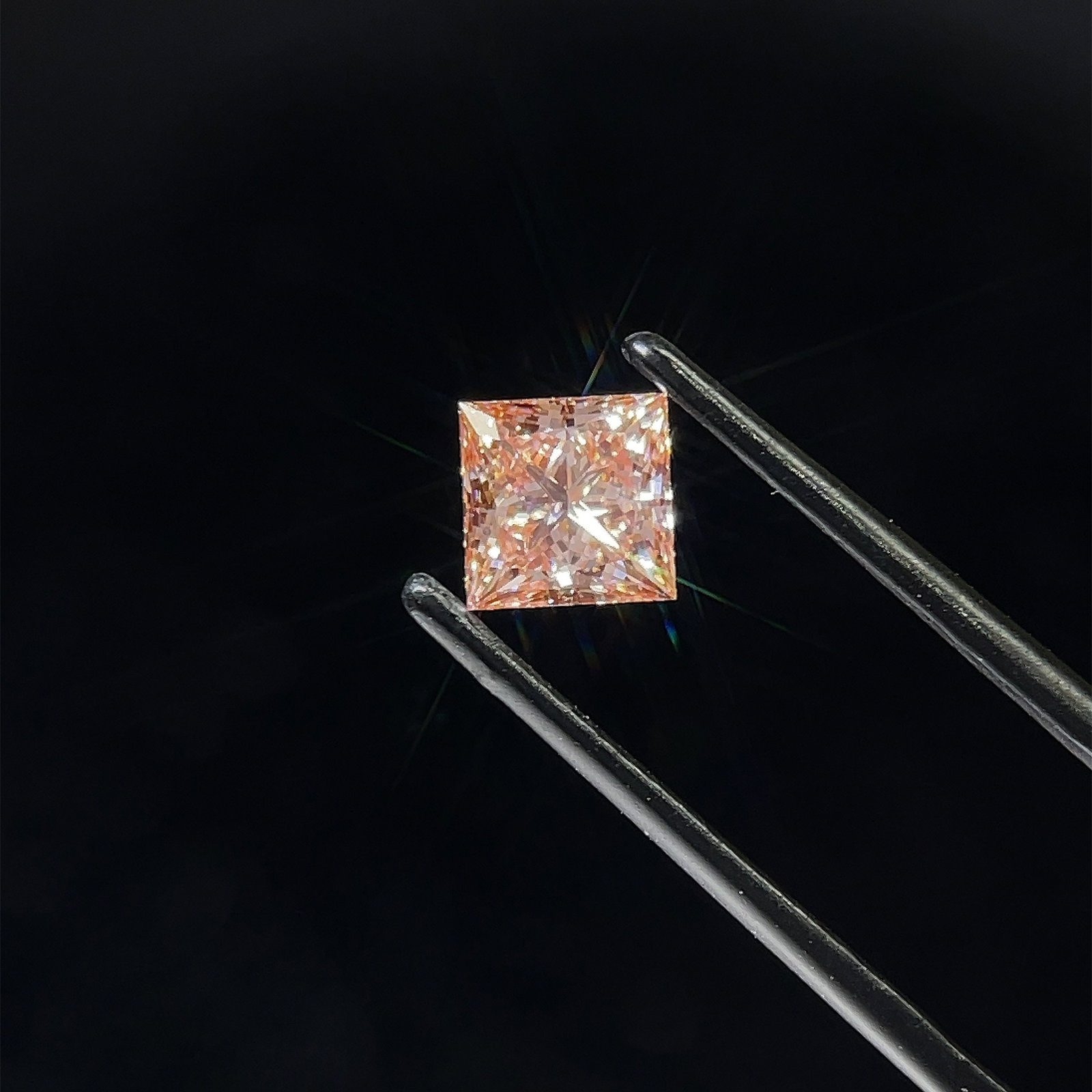 Loose Diamond - PRINCESS 1.03ct Fancy Intense Pink VVS2: Loose Diamond - PRINCESS 1.03ct Fancy Intense Pink VVS2 Source: This is a real non-mined Diamond that has been grown in a lab Shape: PRINCESS Carats: 1.03 Color: Fancy Intense Pink Certification: IGI