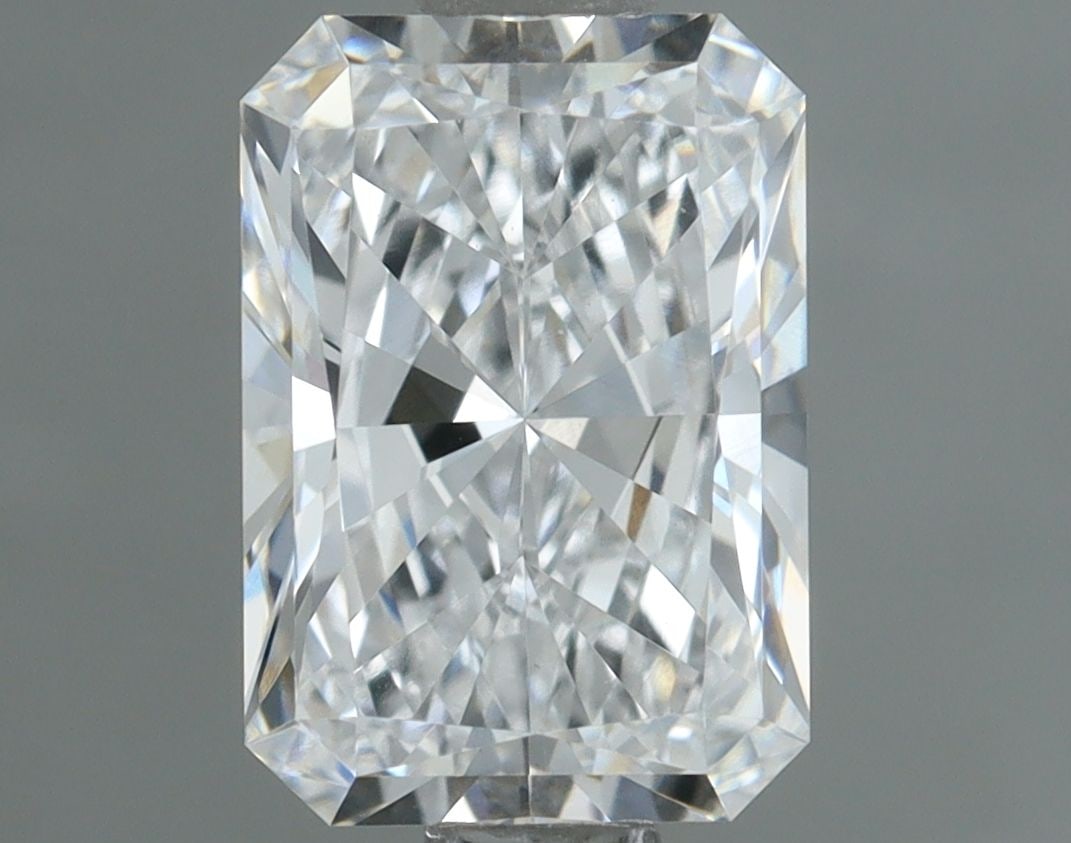 Loose Diamond - RADIANT 1.02ct D VVS2: Loose Diamond - RADIANT 1.02ct D VVS2 Source: This is a real non-mined Diamond that has been grown in a lab Shape: RADIANT Carats: 1.02 Color: D Clarity: VVS2 Certification: IGI Video: