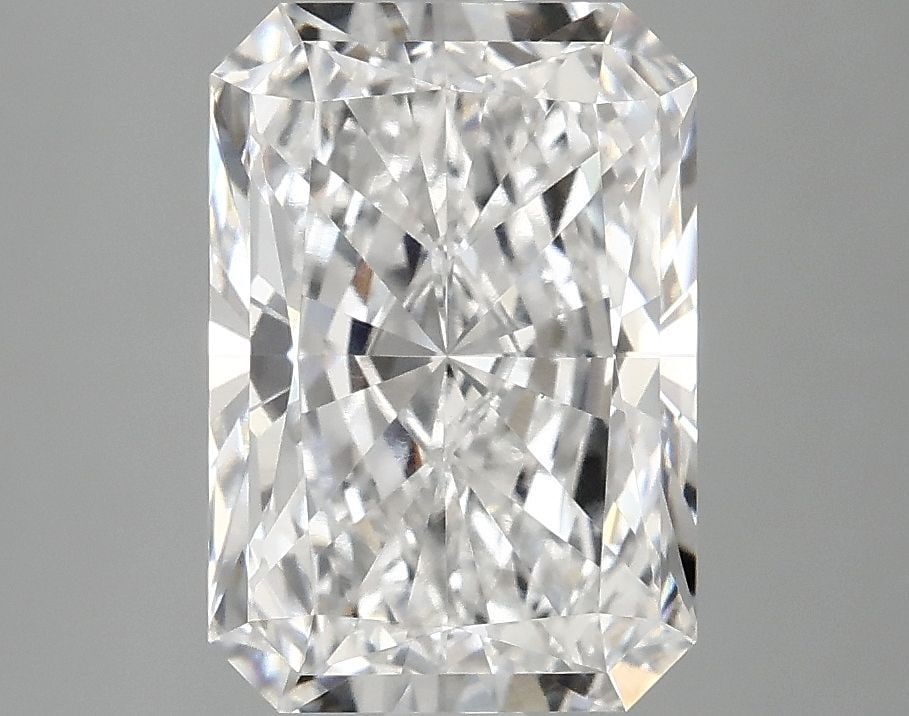 Loose Diamond - RADIANT 3.1ct E VS1: Loose Diamond - RADIANT 3.1ct E VS1 Source: This is a real non-mined Diamond that has been grown in a lab Shape: RADIANT Carats: 3.1 Color: E Clarity: VS1 Certification: IGI Video:
