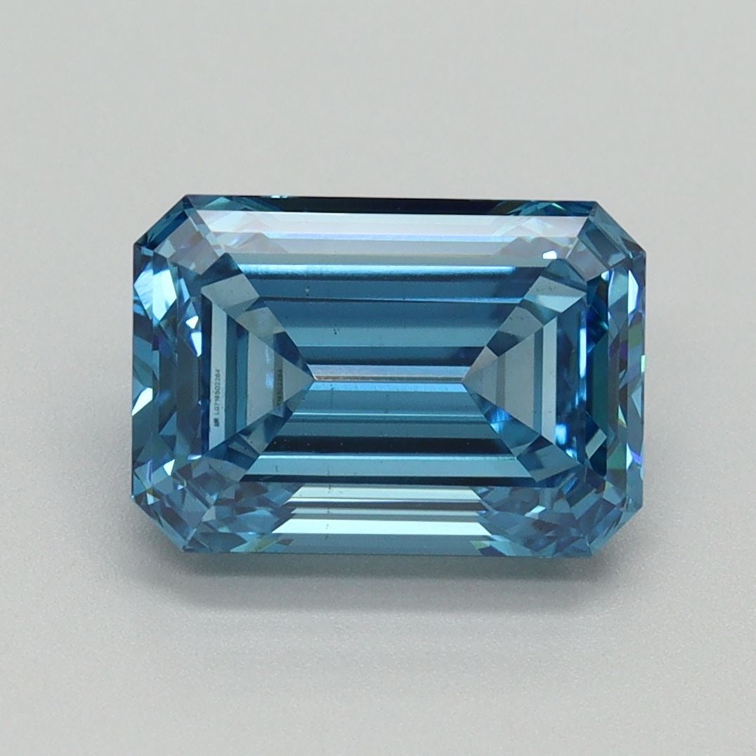 Loose Diamond - EMERALD 3.01ct Fancy Vivid Blue VS2: Loose Diamond - EMERALD 3.01ct Fancy Vivid Blue VS2 Source: This is a real non-mined Diamond that has been grown in a lab Shape: EMERALD Carats: 3.01 Color: Fancy Vivid Blue Certification: IGI Video: