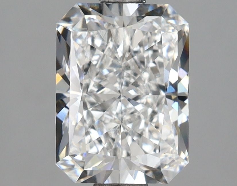 Loose Diamond - RADIANT 2.14ct E VS1: Loose Diamond - RADIANT 2.14ct E VS1 Source: This is a real non-mined Diamond that has been grown in a lab Shape: RADIANT Carats: 2.14 Color: E Clarity: VS1 Certification: IGI Video:
