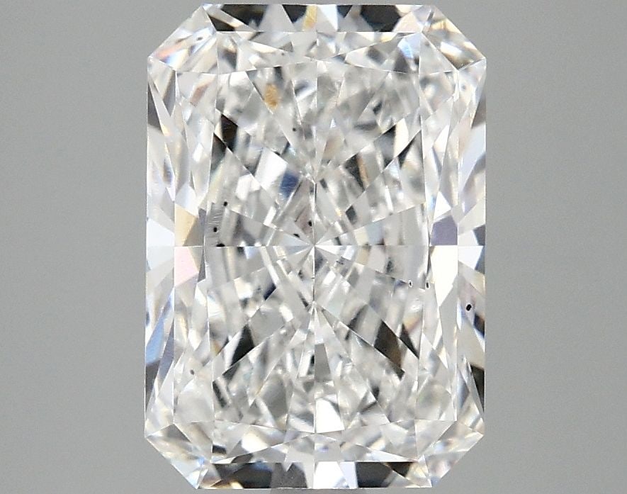Loose Diamond - RADIANT 2.97ct E VS2: Loose Diamond - RADIANT 2.97ct E VS2 Source: This is a real non-mined Diamond that has been grown in a lab Shape: RADIANT Carats: 2.97 Color: E Clarity: VS2 Certification: IGI Video: