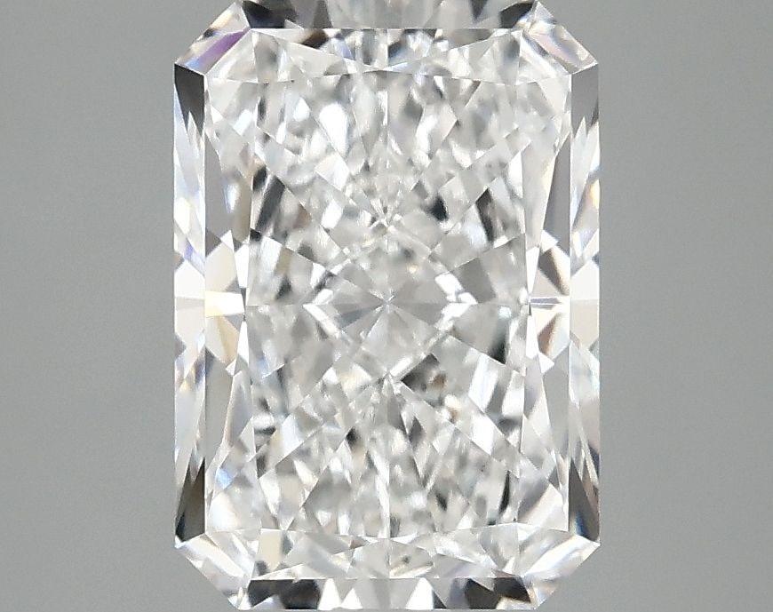 Loose Diamond - RADIANT 3.06ct D VS1: Loose Diamond - RADIANT 3.06ct D VS1 Source: This is a real non-mined Diamond that has been grown in a lab Shape: RADIANT Carats: 3.06 Color: D Clarity: VS1 Certification: IGI Video: