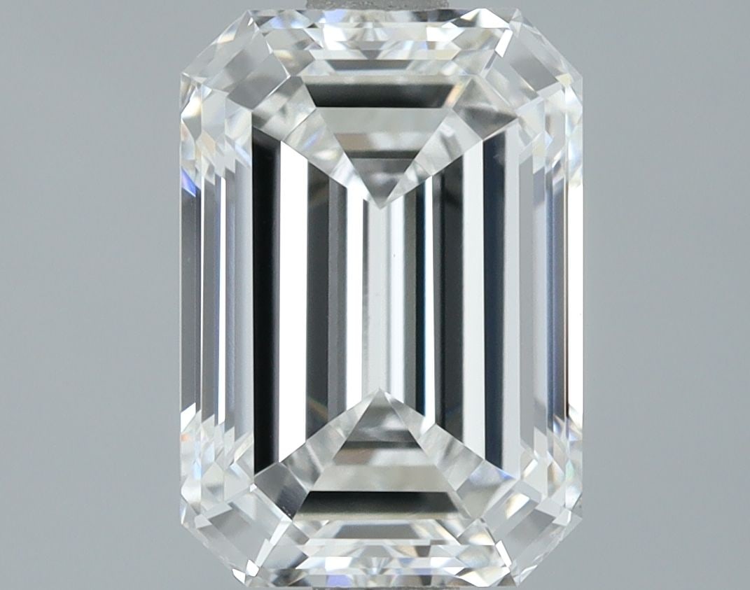 Loose Diamond - EMERALD 2.01ct E VS1: Loose Diamond - EMERALD 2.01ct E VS1 Source: This is a real non-mined Diamond that has been grown in a lab Shape: EMERALD Carats: 2.01 Color: E Clarity: VS1 Certification: IGI Video: