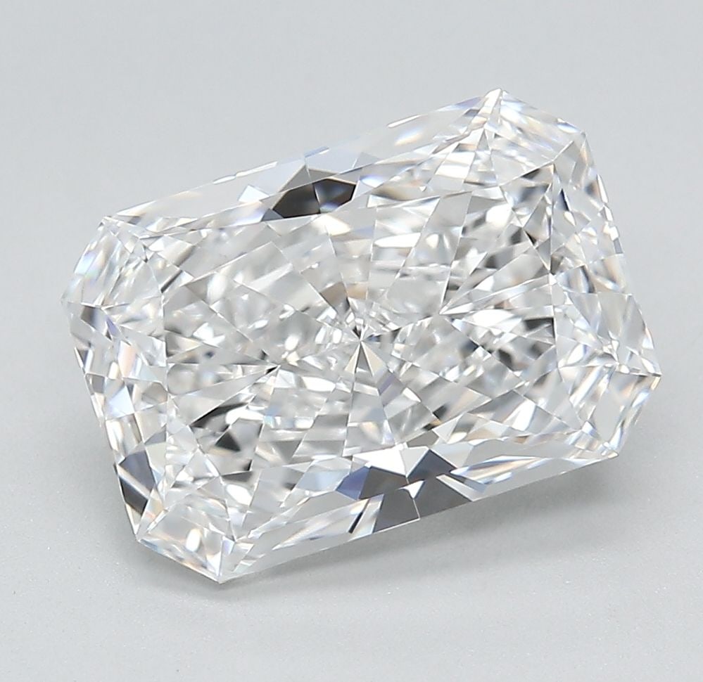 Loose Diamond - RADIANT 4.06ct D IF: Loose Diamond - RADIANT 4.06ct D IF Source: This is a real non-mined Diamond that has been grown in a lab Shape: RADIANT Carats: 4.06 Color: D Clarity: IF Certification: IGI Video: