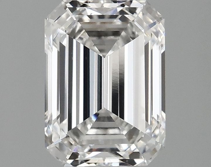 Loose Diamond - EMERALD 2.1ct E VS1: Loose Diamond - EMERALD 2.1ct E VS1 Source: This is a real non-mined Diamond that has been grown in a lab Shape: EMERALD Carats: 2.1 Color: E Clarity: VS1 Certification: IGI Video: