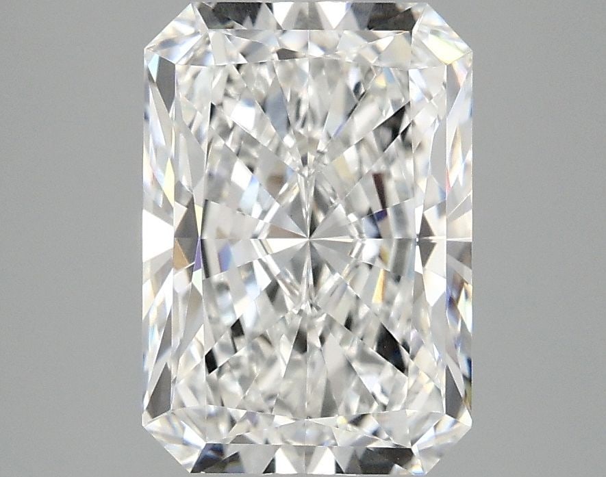 Loose Diamond - RADIANT 3.07ct E VVS2: Loose Diamond - RADIANT 3.07ct E VVS2 Source: This is a real non-mined Diamond that has been grown in a lab Shape: RADIANT Carats: 3.07 Color: E Clarity: VVS2 Certification: IGI Video: