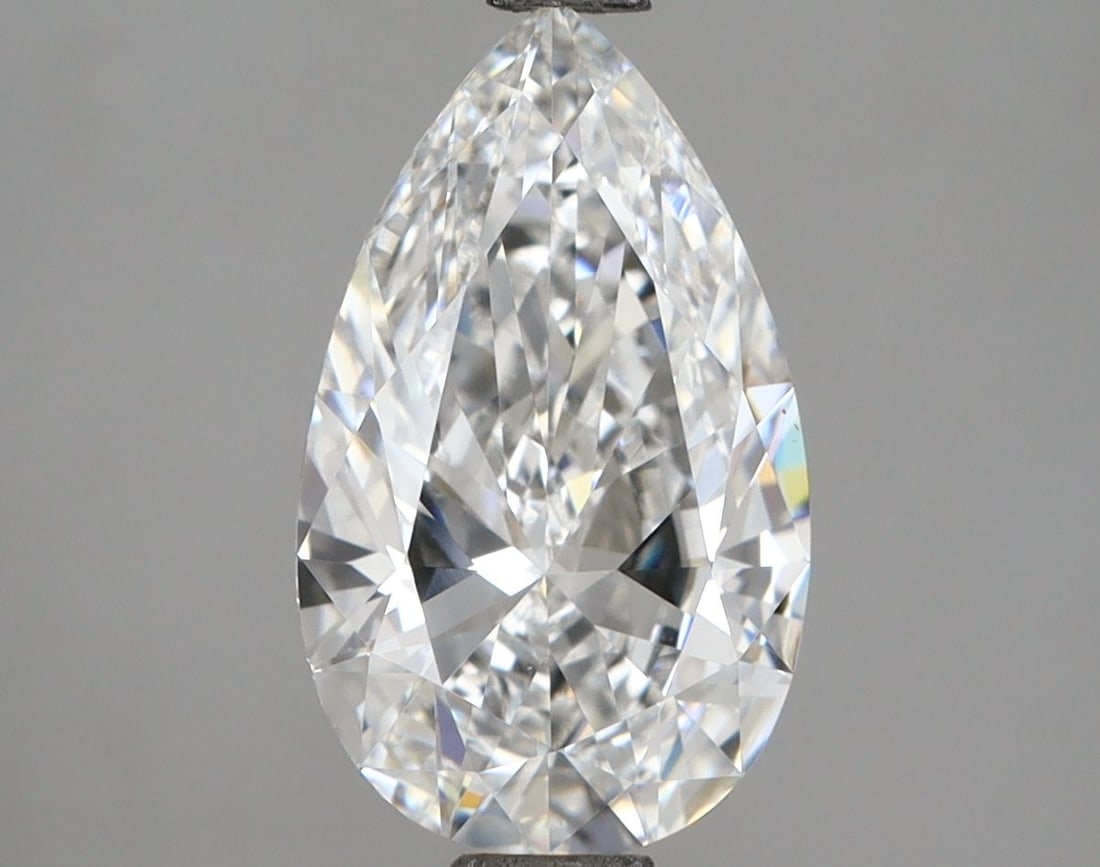 Loose Diamond - PEAR 2.09ct E VVS2: Loose Diamond - PEAR 2.09ct E VVS2 Source: This is a real non-mined Diamond that has been grown in a lab Shape: PEAR Carats: 2.09 Color: E Clarity: VVS2 Certification: IGI Video: