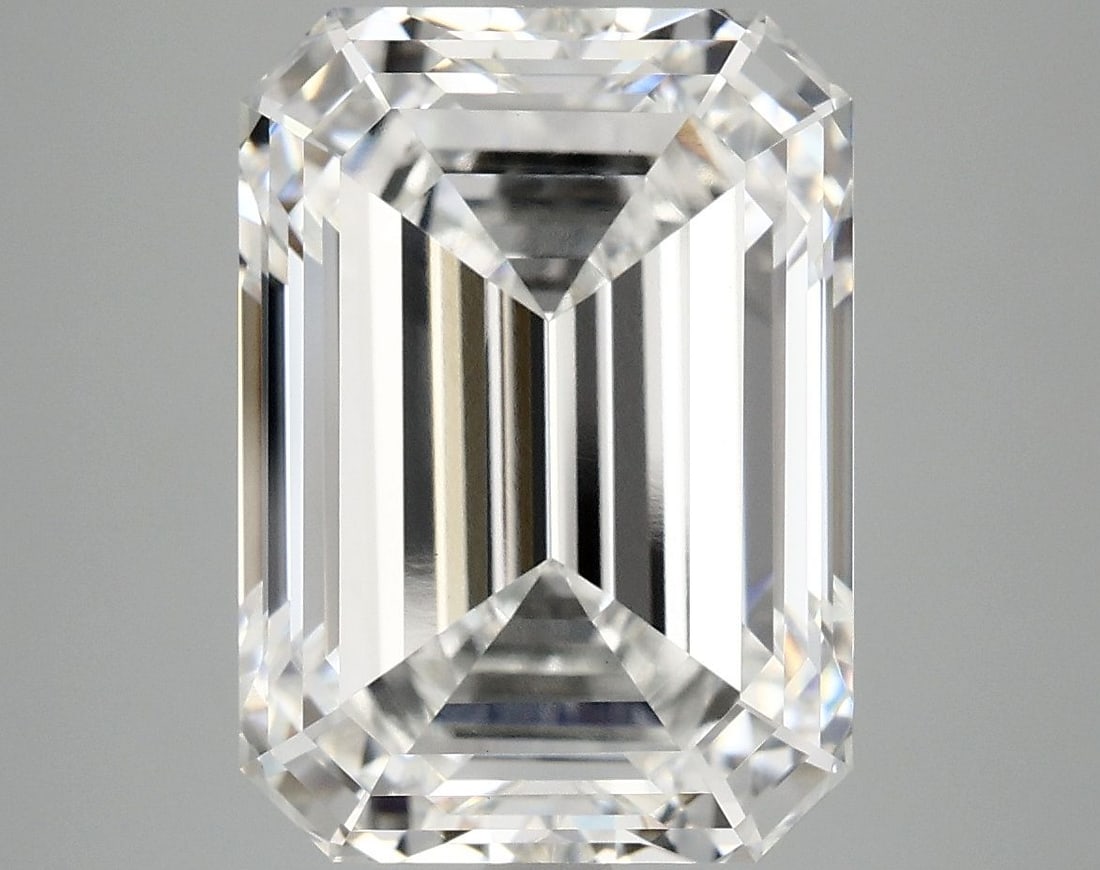 Loose Diamond - EMERALD 8.25ct E VVS2: Loose Diamond - EMERALD 8.25ct E VVS2 Source: This is a real non-mined Diamond that has been grown in a lab Shape: EMERALD Carats: 8.25 Color: E Clarity: VVS2 Certification: IGI Video: