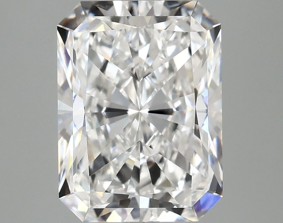 Loose Diamond - RADIANT 3.09ct D VS1: Loose Diamond - RADIANT 3.09ct D VS1 Source: This is a real non-mined Diamond that has been grown in a lab Shape: RADIANT Carats: 3.09 Color: D Clarity: VS1 Certification: IGI Video:
