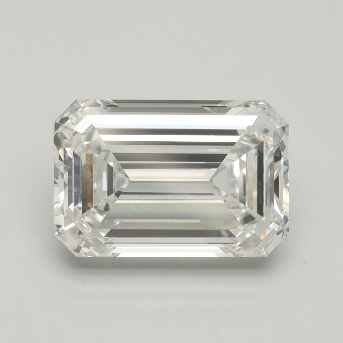 Loose Diamond - EMERALD 4.54ct D VVS2: Loose Diamond - EMERALD 4.54ct D VVS2 Source: This is a real non-mined Diamond that has been grown in a lab Shape: EMERALD Carats: 4.54 Color: D Clarity: VVS2 Certification: IGI Video:
