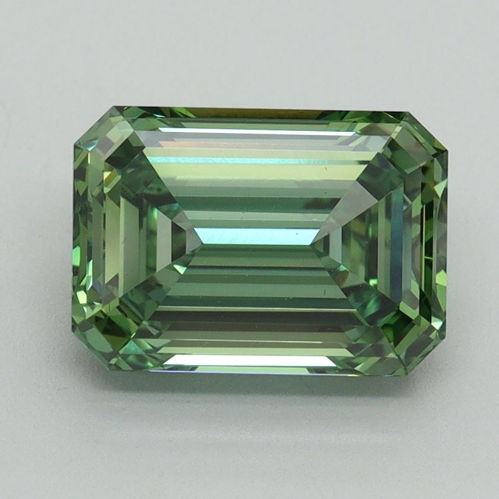Loose Diamond - EMERALD 3.11ct Fancy Vivid Green VS1: Loose Diamond - EMERALD 3.11ct Fancy Vivid Green VS1 Source: This is a real non-mined Diamond that has been grown in a lab Shape: EMERALD Carats: 3.11 Color: Fancy Vivid Green Certification: IGI Video