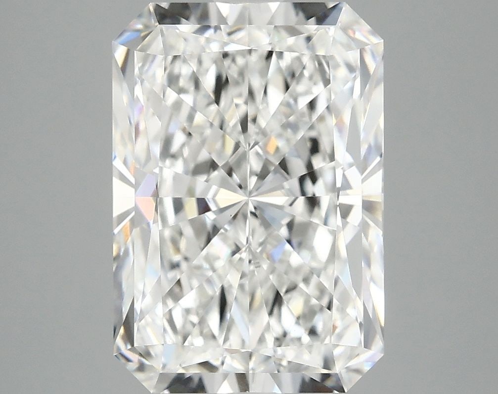 Loose Diamond - RADIANT 4.13ct E VVS2: Loose Diamond - RADIANT 4.13ct E VVS2 Source: This is a real non-mined Diamond that has been grown in a lab Shape: RADIANT Carats: 4.13 Color: E Clarity: VVS2 Certification: IGI Video: