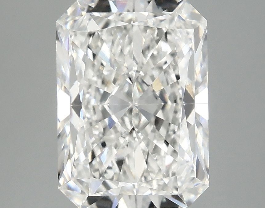 Loose Diamond - RADIANT 3.1ct E VS1: Loose Diamond - RADIANT 3.1ct E VS1 Source: This is a real non-mined Diamond that has been grown in a lab Shape: RADIANT Carats: 3.1 Color: E Clarity: VS1 Certification: IGI Video: