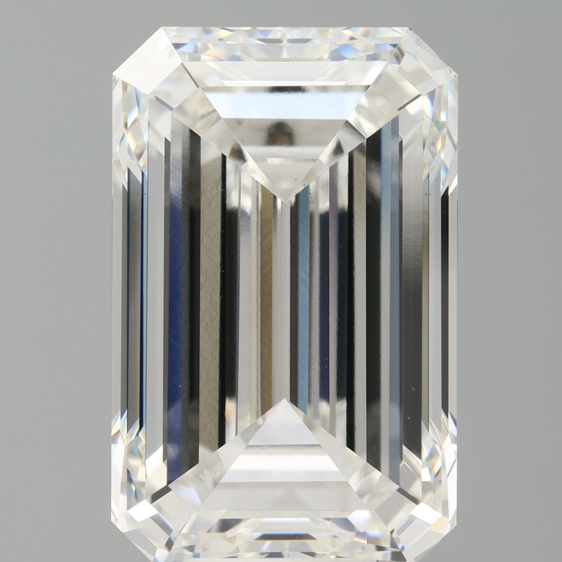 Loose Diamond - EMERALD 10.07ct F VS1: Loose Diamond - EMERALD 10.07ct F VS1 Source: This is a real non-mined Diamond that has been grown in a lab Shape: EMERALD Carats: 10.07 Color: F Clarity: VS1 Certification: IGI Video:
