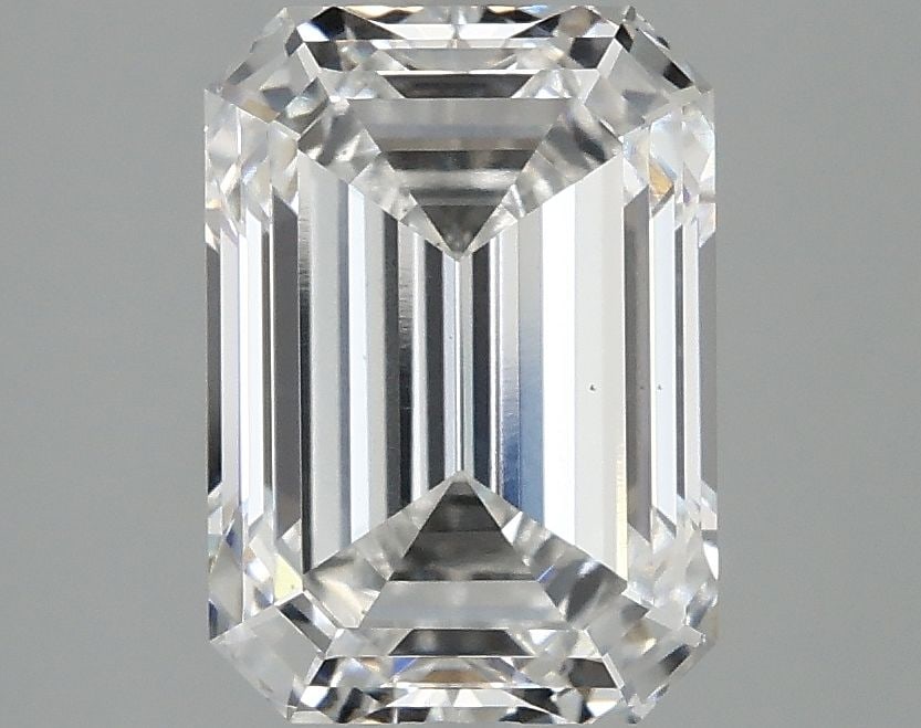 Loose Diamond - EMERALD 3.09ct E VS1: Loose Diamond - EMERALD 3.09ct E VS1 Source: This is a real non-mined Diamond that has been grown in a lab Shape: EMERALD Carats: 3.09 Color: E Clarity: VS1 Certification: IGI Video: