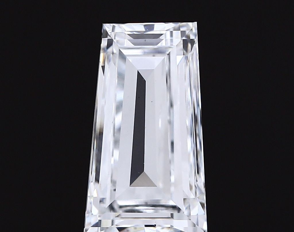 Loose Diamond - TAPERED BAGUETTE 3.23ct D VS1: Loose Diamond - TAPERED BAGUETTE 3.23ct D VS1 Source: This is a real non-mined Diamond that has been grown in a lab Shape: TAPERED BAGUETTE Carats: 3.23 Color: D Clarity: VS1 Certification: IGI Video: