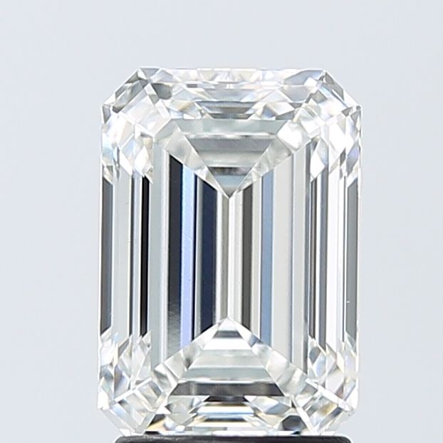 Loose Diamond - EMERALD 2.6ct E VS1: Loose Diamond - EMERALD 2.6ct E VS1 Source: This is a real non-mined Diamond that has been grown in a lab Shape: EMERALD Carats: 2.6 Color: E Clarity: VS1 Certification: IGI Video: