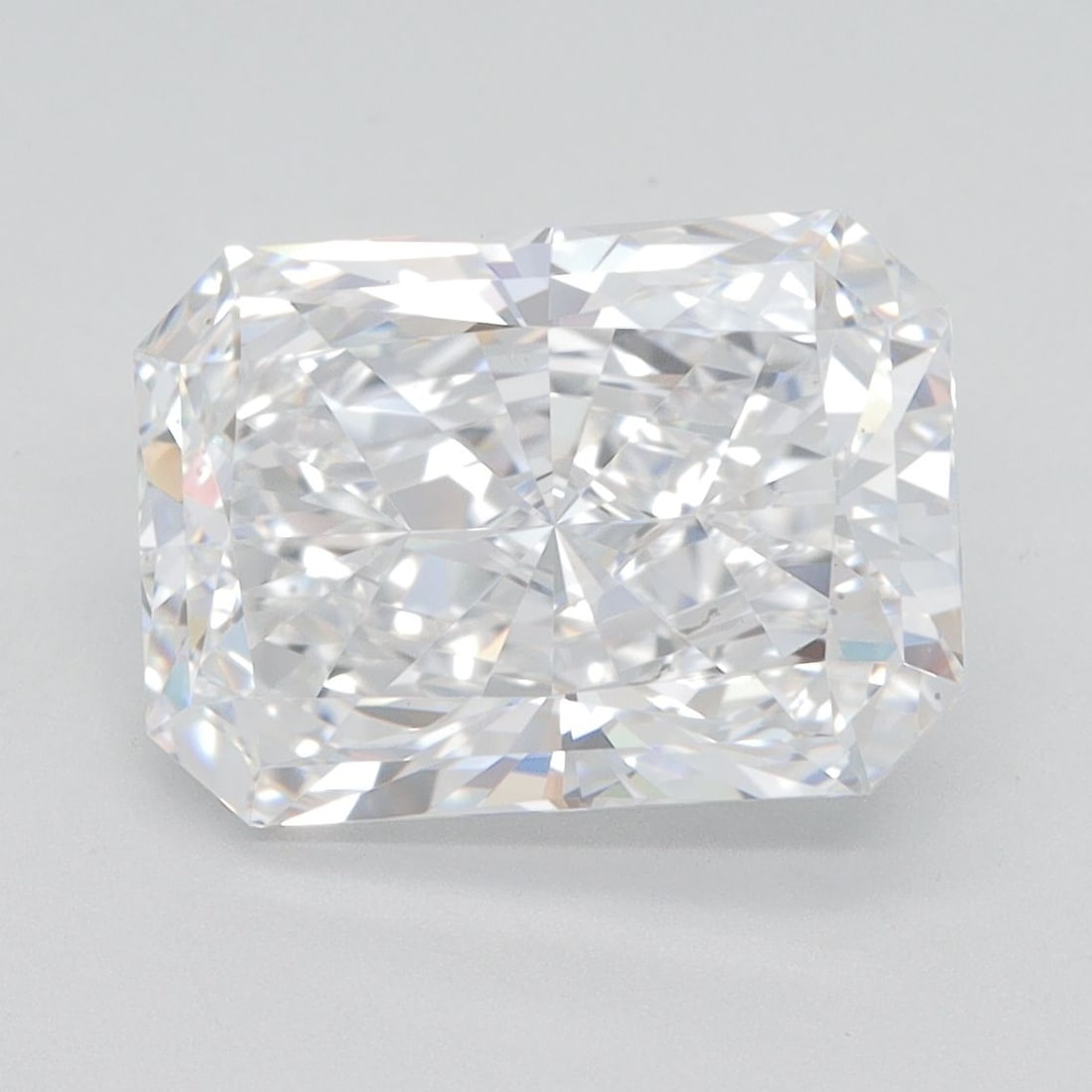 Loose Diamond - RADIANT 3.95ct D VVS1: Loose Diamond - RADIANT 3.95ct D VVS1 Source: This is a real non-mined Diamond that has been grown in a lab Shape: RADIANT Carats: 3.95 Color: D Clarity: VVS1 Certification: IGI Video:
