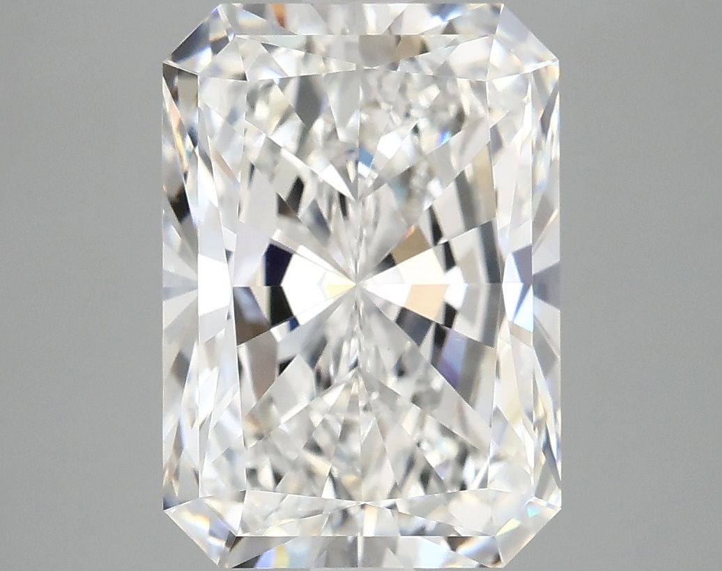 Loose Diamond - RADIANT 4.87ct E VVS2: Loose Diamond - RADIANT 4.87ct E VVS2 Source: This is a real non-mined Diamond that has been grown in a lab Shape: RADIANT Carats: 4.87 Color: E Clarity: VVS2 Certification: IGI Video: