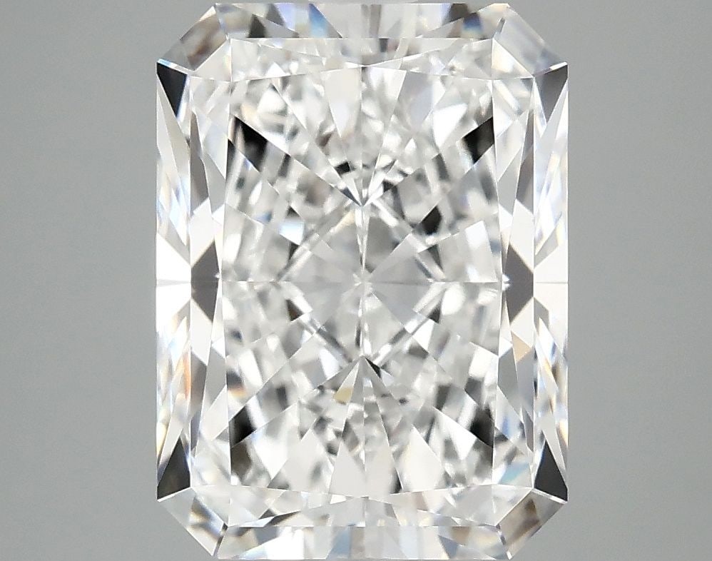 Loose Diamond - RADIANT 4.94ct E VVS2: Loose Diamond - RADIANT 4.94ct E VVS2 Source: This is a real non-mined Diamond that has been grown in a lab Shape: RADIANT Carats: 4.94 Color: E Clarity: VVS2 Certification: IGI Video: