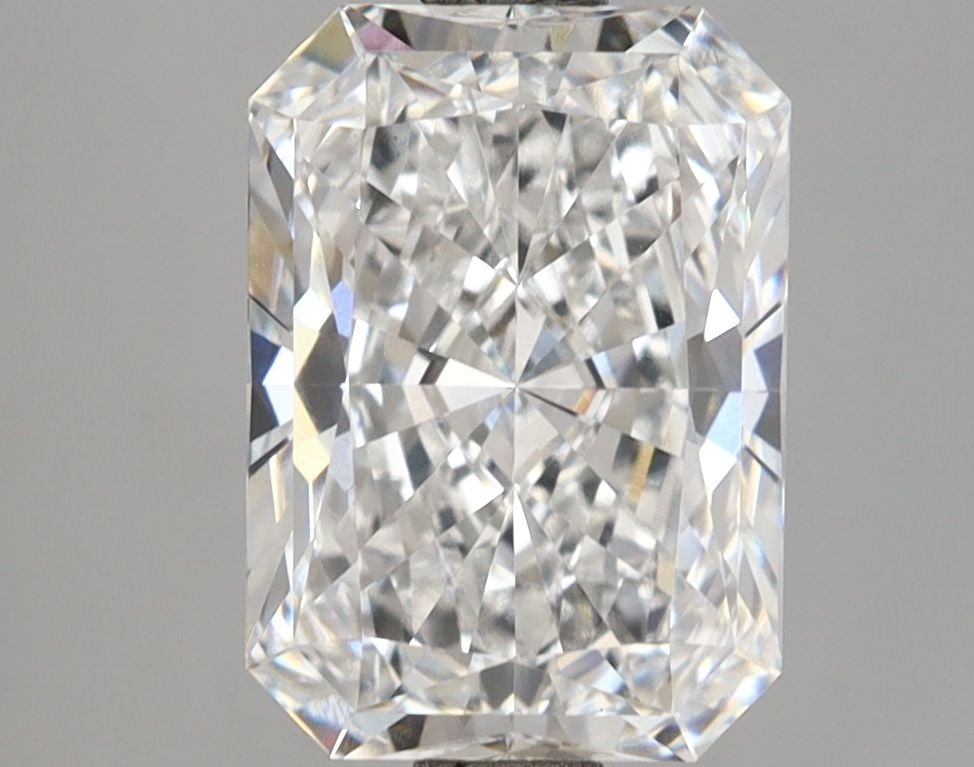 Loose Diamond - RADIANT 3.03ct D VS1: Loose Diamond - RADIANT 3.03ct D VS1 Source: This is a real non-mined Diamond that has been grown in a lab Shape: RADIANT Carats: 3.03 Color: D Clarity: VS1 Certification: IGI Video:
