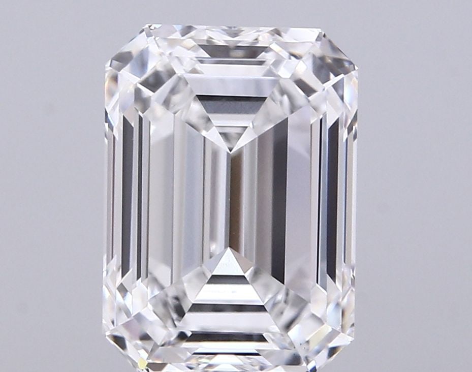 Loose Diamond - EMERALD 5.07ct D VVS2: Loose Diamond - EMERALD 5.07ct D VVS2 Source: This is a real non-mined Diamond that has been grown in a lab Shape: EMERALD Carats: 5.07 Color: D Clarity: VVS2 Certification: IGI Video: