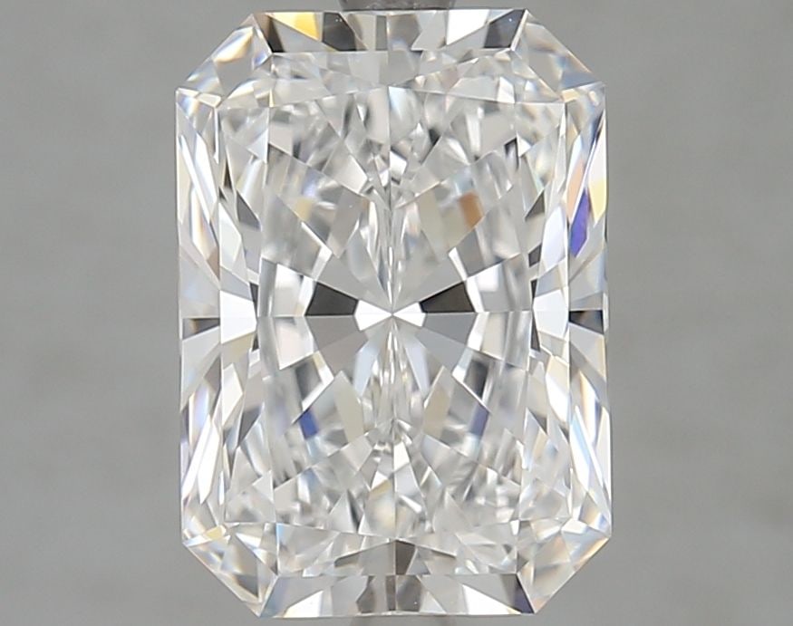 Loose Diamond - RADIANT 3.76ct D VVS1: Loose Diamond - RADIANT 3.76ct D VVS1 Source: This is a real non-mined Diamond that has been grown in a lab Shape: RADIANT Carats: 3.76 Color: D Clarity: VVS1 Certification: GIA Video: