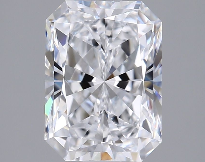 Loose Diamond - RADIANT 1.55ct E VVS2: Loose Diamond - RADIANT 1.55ct E VVS2 Source: This is a real non-mined Diamond that has been grown in a lab Shape: RADIANT Carats: 1.55 Color: E Clarity: VVS2 Certification: IGI Video: