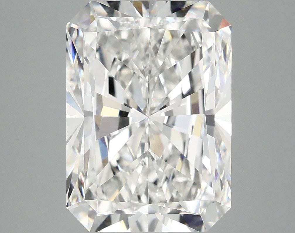 Loose Diamond - RADIANT 4.86ct E VS1: Loose Diamond - RADIANT 4.86ct E VS1 Source: This is a real non-mined Diamond that has been grown in a lab Shape: RADIANT Carats: 4.86 Color: E Clarity: VS1 Certification: IGI Video: