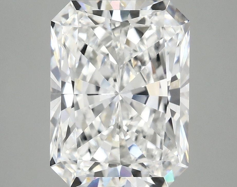 Loose Diamond - RADIANT 3.92ct E VVS2: Loose Diamond - RADIANT 3.92ct E VVS2 Source: This is a real non-mined Diamond that has been grown in a lab Shape: RADIANT Carats: 3.92 Color: E Clarity: VVS2 Certification: IGI Video: