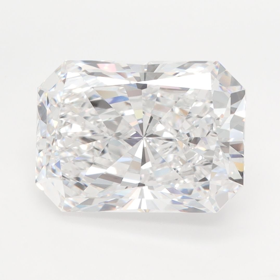 Loose Diamond - RADIANT 4.04ct D VVS1: Loose Diamond - RADIANT 4.04ct D VVS1 Source: This is a real non-mined Diamond that has been grown in a lab Shape: RADIANT Carats: 4.04 Color: D Clarity: VVS1 Certification: GIA Video: