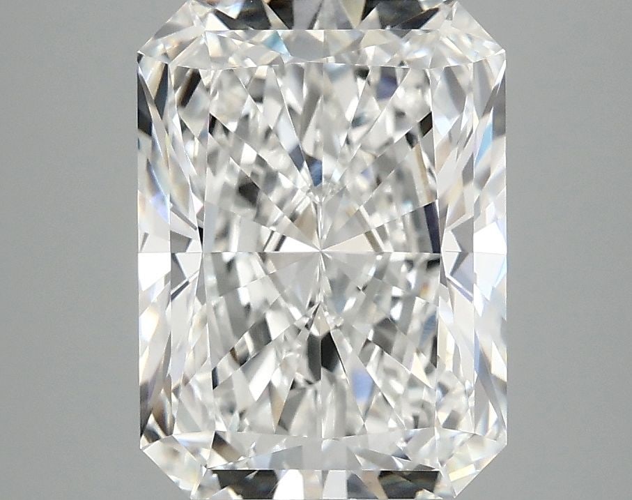 Loose Diamond - RADIANT 3.93ct E VVS2: Loose Diamond - RADIANT 3.93ct E VVS2 Source: This is a real non-mined Diamond that has been grown in a lab Shape: RADIANT Carats: 3.93 Color: E Clarity: VVS2 Certification: IGI Video: Video Link