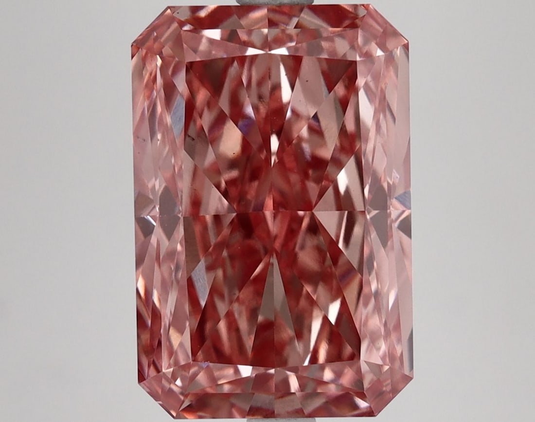 Loose Diamond - RADIANT 5.86ct Fancy Vivid Pink VS1: Loose Diamond - RADIANT 5.86ct Fancy Vivid Pink VS1 Source: This is a real non-mined Diamond that has been grown in a lab Shape: RADIANT Carats: 5.86 Color: Fancy Vivid Pink Certification: IGI Video: