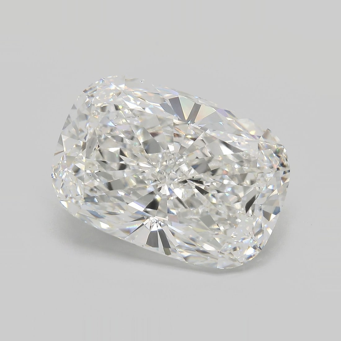 Loose Diamond - CUSHION MODIFIED 15.35ct E VS1: Loose Diamond - CUSHION MODIFIED 15.35ct E VS1 Source: This is a real non-mined Diamond that has been grown in a lab Shape: CUSHION MODIFIED Carats: 15.35 Color: E Clarity: VS1 Certification: IGI Vide