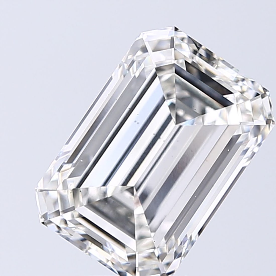 Loose Diamond - EMERALD 4.02ct H VS1: Loose Diamond - EMERALD 4.02ct H VS1 Source: This is a real non-mined Diamond that has been grown in a lab Shape: EMERALD Carats: 4.02 Color: H Clarity: VS1 Certification: IGI Video: