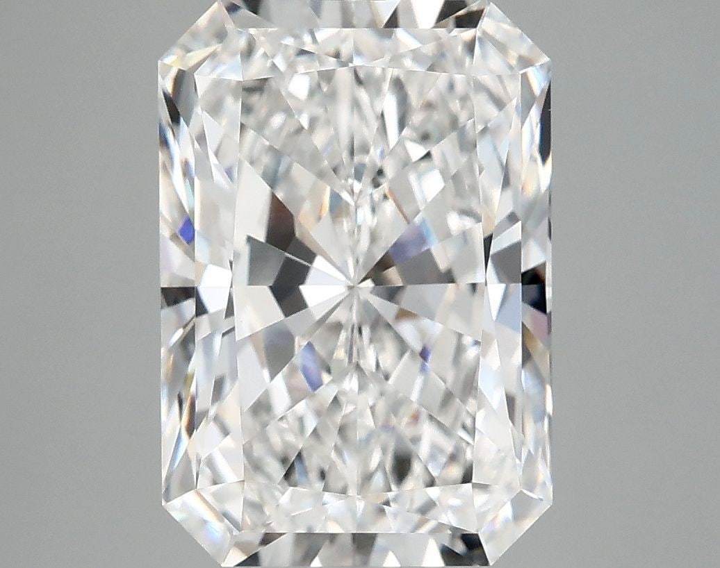 Loose Diamond - RADIANT 4.84ct E VVS2: Loose Diamond - RADIANT 4.84ct E VVS2 Source: This is a real non-mined Diamond that has been grown in a lab Shape: RADIANT Carats: 4.84 Color: E Clarity: VVS2 Certification: IGI Video: