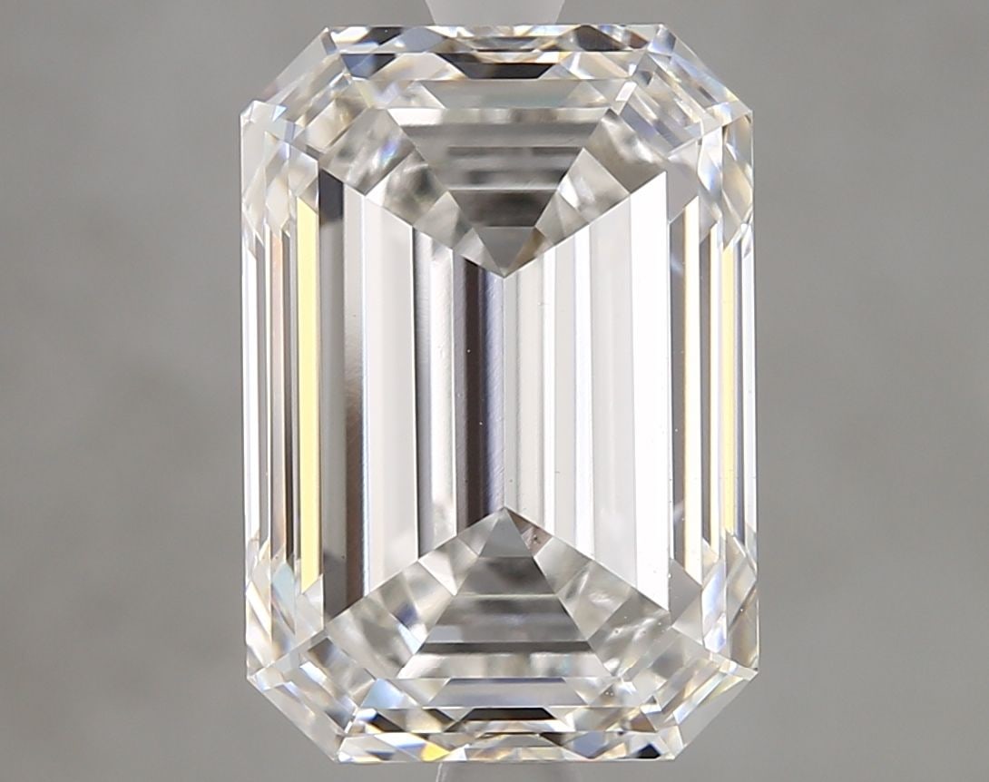 Loose Diamond - EMERALD 5.22ct F VS1: Loose Diamond - EMERALD 5.22ct F VS1 Source: This is a real non-mined Diamond that has been grown in a lab Shape: EMERALD Carats: 5.22 Color: F Clarity: VS1 Certification: IGI Additional images availa