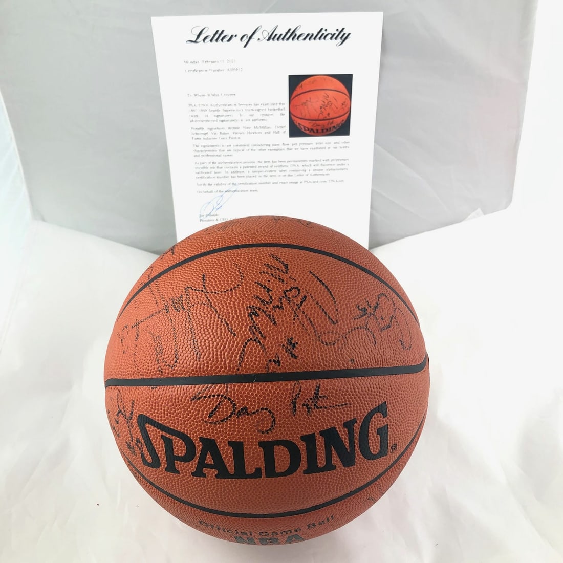 Seattle Supersonics 1997-98 Team Autographed Basketball PSA DNA Certified: Seattle Supersonics 1997-98 Team Autographed Basketball PSA DNA Certified This Spalding basketball features 14 authentic signatures from members of the 1997-98 Seattle Supersonics team, including Gary