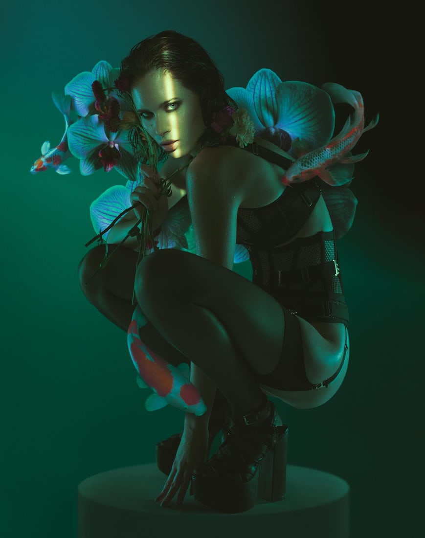 Brian Ziff Honey Surrealist Giclee Photograph 36 x 28 in Signed Edition of 24: Brian Ziff Honey Surrealist Giclee Photograph 36 x 28 in Signed Edition of 24 "Honey" is a surrealist photographic giclee print by Brian Ziff, created in 2021 as part of a limited edition of 24. Produ