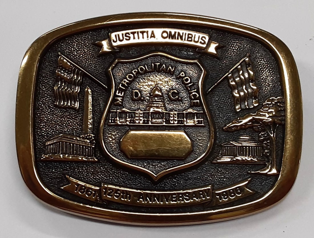 Solid Brass Belt Buckle Marking 125 Years of Washington DC Police 1986: Solid Brass Belt Buckle Marking 125 Years of Washington DC Police 1986 This solid brass belt buckle commemorates the 125th anniversary of the Washington, D.C. Police, established in 1861. Produced in 