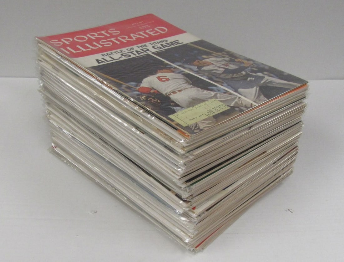 Set of 45 1957 Sports Illustrated Magazines Williams Musial Hogan Covers: Set of 45 1957 Sports Illustrated Magazines Williams Musial Hogan Covers This is a lot of 45 Sports Illustrated magazines from 1957, featuring notable covers such as Ted Williams and Stan Musial at th