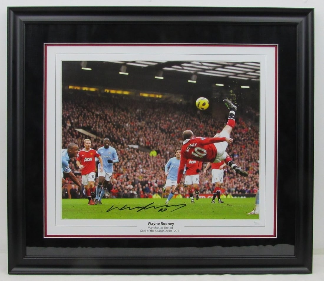 Framed 27x31 Photo Signed by Wayne Rooney with JSA Manchester United Soccer (1 of 2)