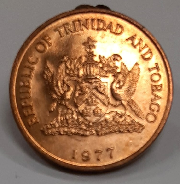 Roll of 25 1977 Trinidad Tobago 5 Cent Bronze Coins Bird of Paradise Uncirculated: Roll of 25 1977 Trinidad Tobago 5 Cent Bronze Coins Bird of Paradise Uncirculated This is a roll of twenty-five uncirculated 1977 Trinidad & Tobago 5 cent coins, each featuring a Bird of Paradise desi