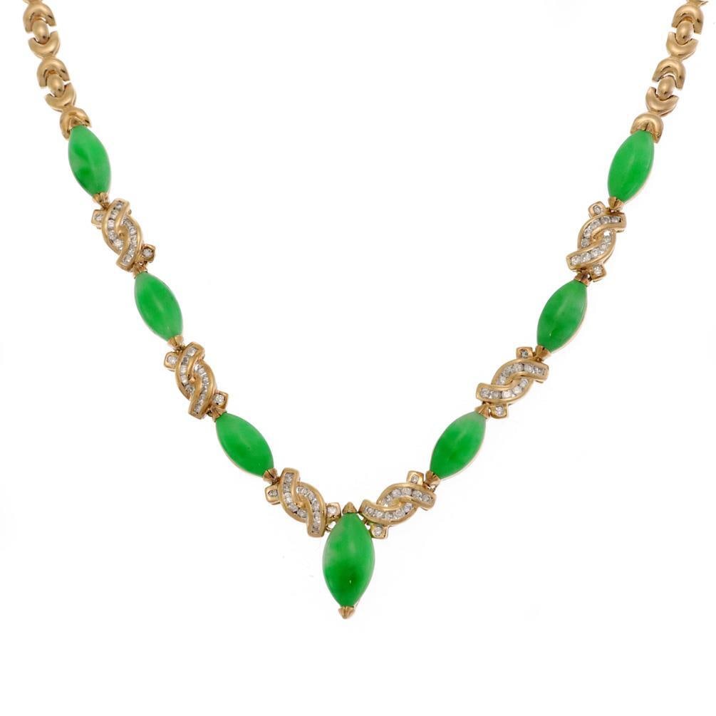 Estate 18k Yellow Gold Jade Diamond Fancy Link Necklace: Estate 18k Yellow Gold Jade Diamond Fancy Link Necklace This exquisite estate necklace is crafted from 18k yellow gold and features a striking design with a 4mm wide fancy link chain. The centerpiece 