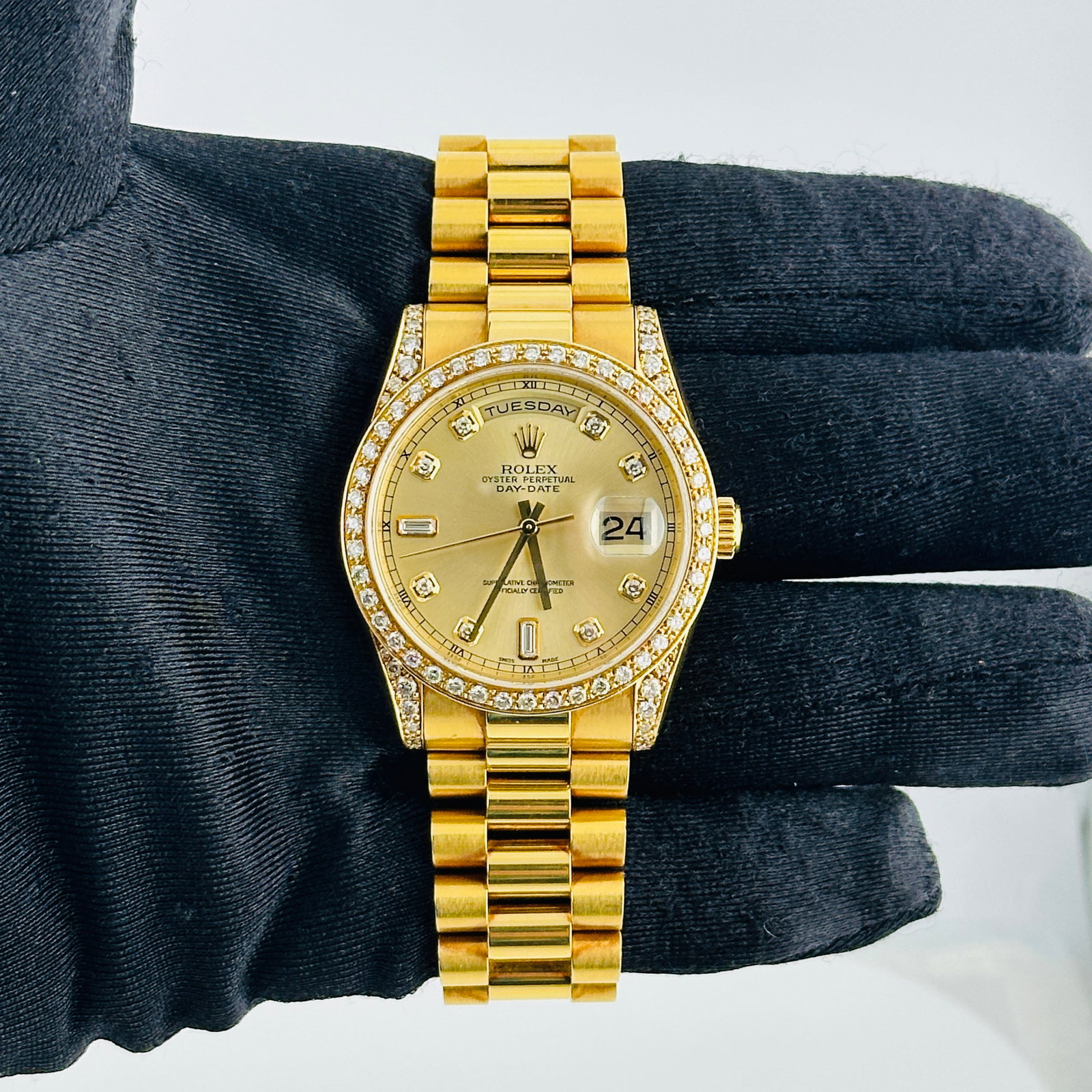 Day-Date 36 Ref 118238 President Watch Champagne Diamond Dial With Papers 2000: Day-Date 36 Ref 118238 President Watch Champagne Diamond Dial With Papers 2000 This Rolex Day-Date 36 features a champagne diamond dial and a fluted bezel, paired with the iconic President bracelet. T